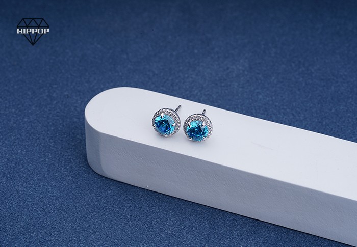 ladies stud earrings