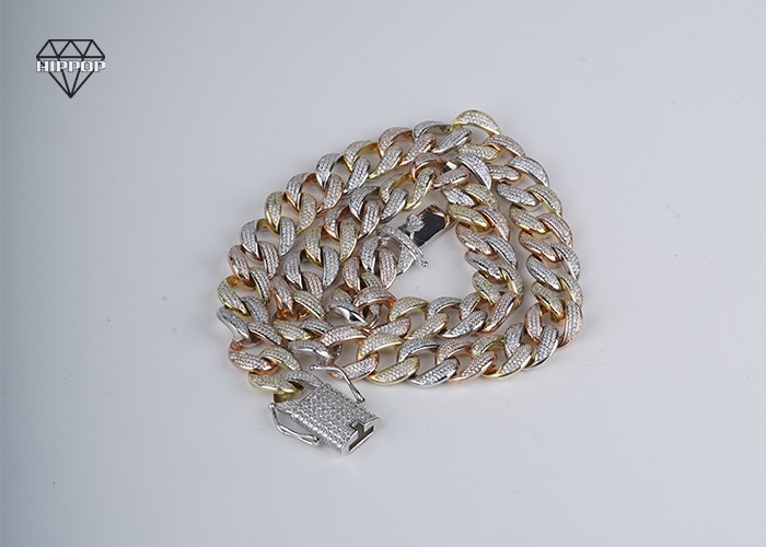 mens gold cuban chain.jpg